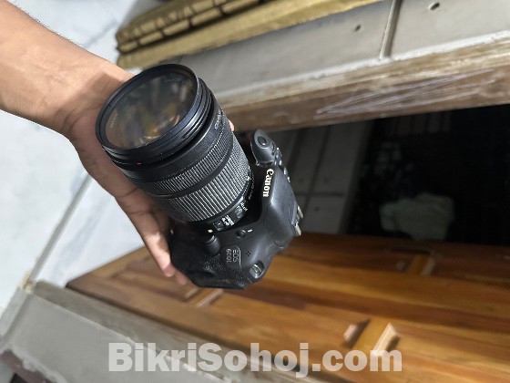 Canon EOS 600D + 18-135mm IS STM Lens + Boya Mic ++ Carry ba